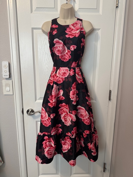 kate spade Dresses & Skirts - Kate Spade Black Floral Midi Dress with Pink Rose Print.